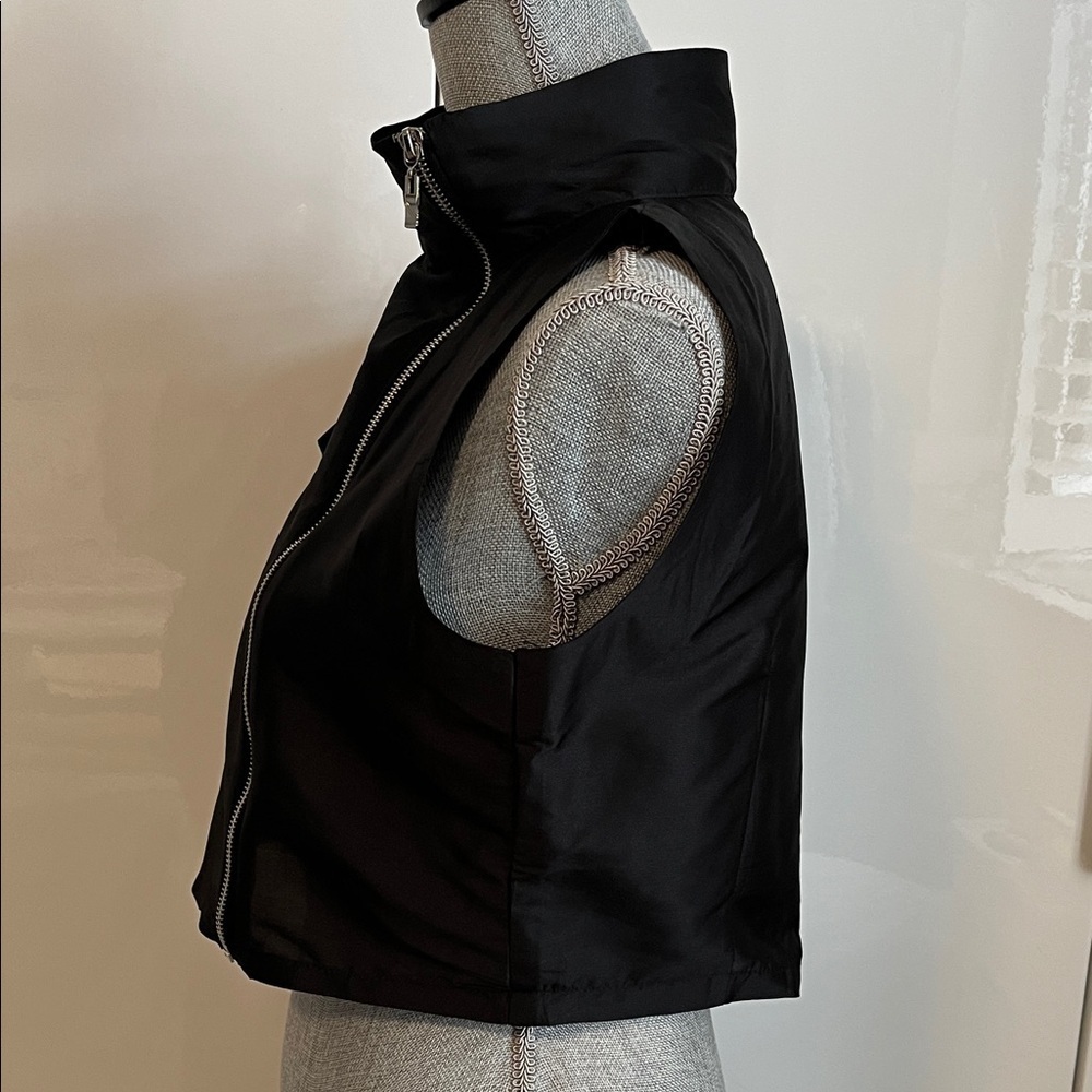 NWT COCO ROCHA Black Technical One Sleeve Cropped Zippered Satiny Blouse, Size M - Picture 5 of 14